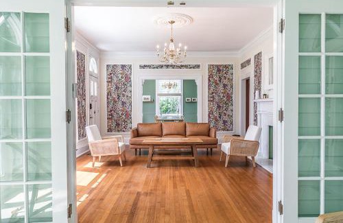 Historic District Casa | Historic Home Overlooking the Beaufort River Located on Bay St - Sleeps 10