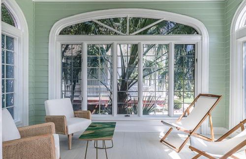 Historic District Casa | Historic Home Overlooking the Beaufort River Located on Bay St - Sleeps 10