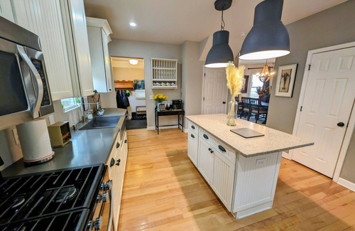 Wausau Casa | Historic Home w/ 2 King Beds & FAST Wifi Near Dwntn & Granite Peak Skiing/Hiking