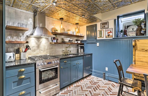 Queen Village Casa | Historic Home w/ Garden: Walk to Center City!
