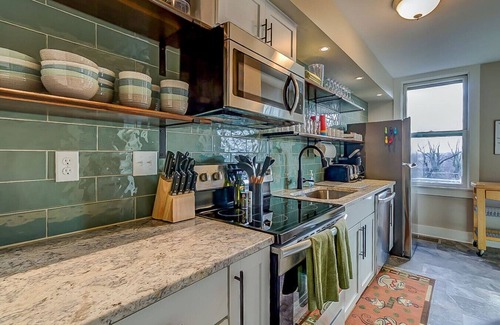 Hamilton Casa | Historic Home w/ Pool & Hot Tub / Walk to Main St!
