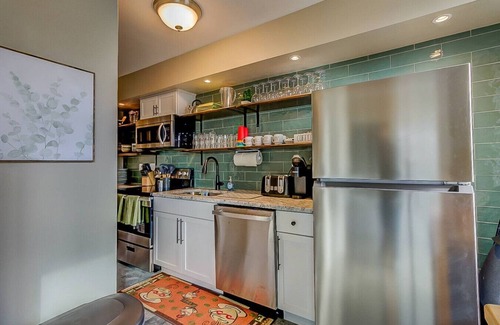 Hamilton Casa | Historic Home w/ Pool & Hot Tub / Walk to Main St!