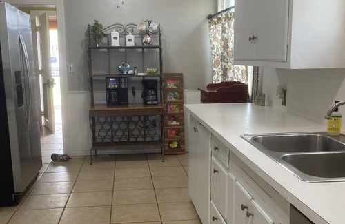Thomas Casa | Historic Home with hard wood and charm room for the entire family.