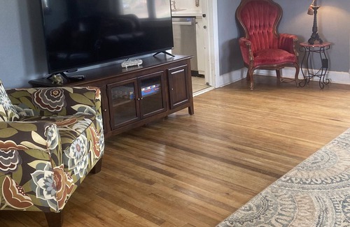 Thomas Casa | Historic Home with hard wood and charm room for the entire family.
