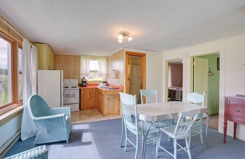 White Mills Cabina | Historic Honesdale Cabin on Farm & Animal Rescue!