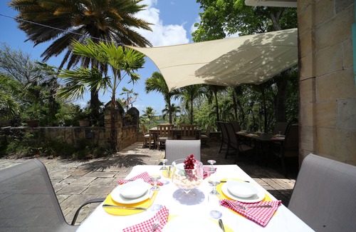 Saint Peter Parish Casa | Gran casa histórica con piscina exclusiva y vista al mar en su propia propiedad