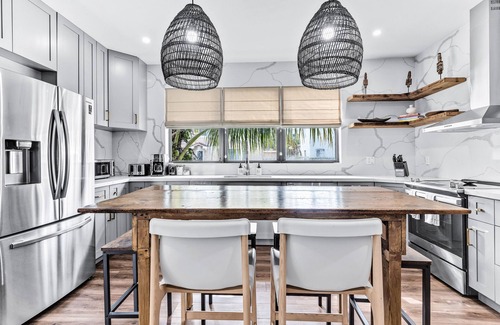 East Little Havana Casa | Historic house, heart of Miami. Heated pool & jacuzzi. Walk to Marlins Park