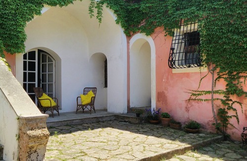 Santa Maria di Castellabate Villa | Casa histórica en el verde, pero a pocos pasos del mar.