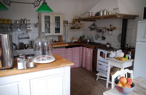 Colle San Bartolomeo Casa | La casa grande, una antigua cantoniera