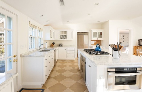 Nantucket Town Casa | Historic House on Cliff Road
