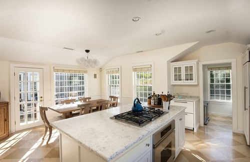 Nantucket Town Casa | Historic House on Cliff Road