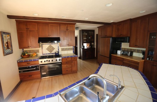 Avalon Casa | Historic house with modern comforts and large deck and garden close to the beach