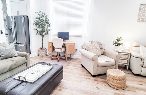 Hyde Park Casa | Historic Hyde Park Village Haven