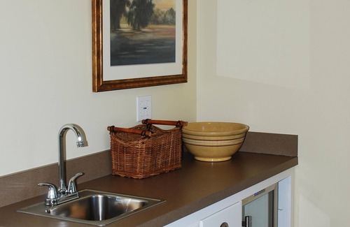 East Lyme Casa | Inn histórico en una espectacular granja orgánica de 100 acres con lago y piscina privada