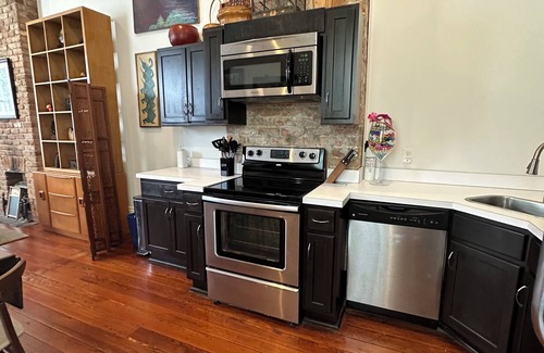Irish Channel Apartamento | Historic Irish Channel Shotgun. Fully renovated with many amenities.