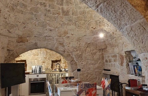 San Vito dei Normanni Villa | Trullo histórico en el campo pero cerca de las playas de arena.