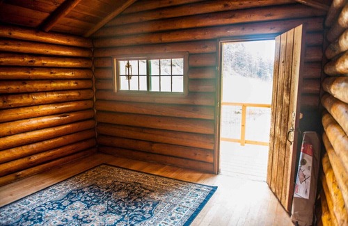Pray Cabina | Historic Jim Bridger Cabin 3