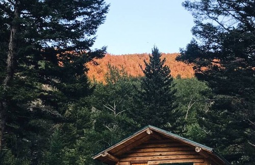 Pray Cabina | Historic Jim Bridger Cabin 3