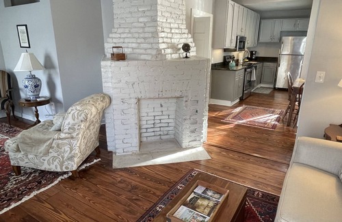 Historic District - North Cabaña | Historic King Bed Cottage, Pvt Parking, Pvt Patio, Flexible Cancellations
