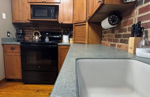 Mattoon Apartamento | Historic, loft house with rustic charm meets modern day comfort
