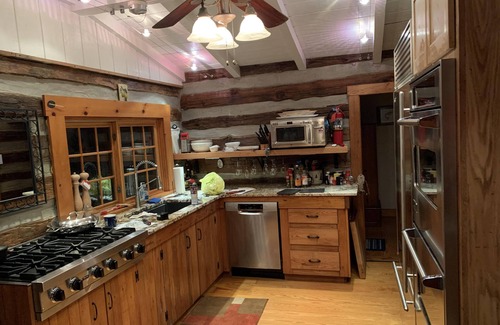 Marlinton Cabina | Historic Log Cabin near Williams River, Cranberry Glades and Snowshoe