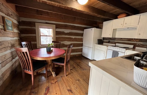 Chatsworth Cabina | Historic Log Cabin on a homestead! Pet-Friendly!