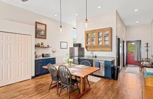 Madison Casa | Historic Madison Eagle Inn