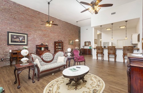 Warrington Casa | Historic Mahogany Mill Kiln Town Home with Boat Slip - Bayou Chico