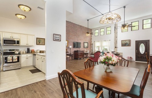Warrington Casa | Historic Mahogany Mill Kiln Town Home with Boat Slip - Bayou Chico