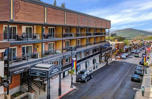 Downtown Park City Hotel | Situado en el centro histórico de Park City con vistas al patio