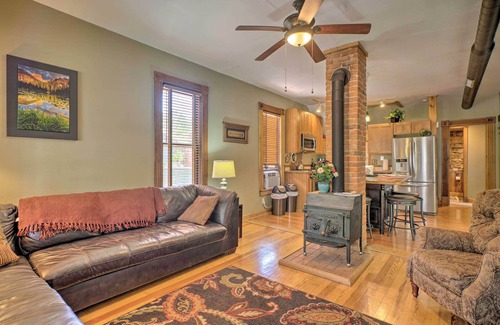 Manitou Springs Cabaña | Historic Manitou Springs Victorian: Walk Downtown!