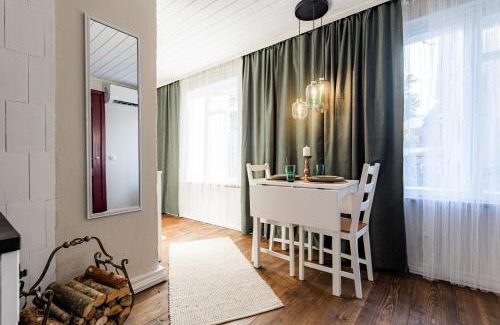 Kuressaare Apartamento | Historic Manor Apartment
