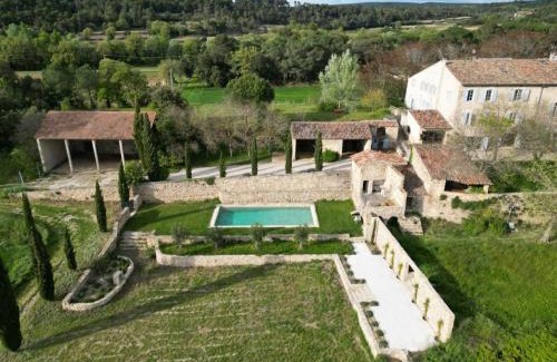 La Tour-d'Aigues Casa | Historic Mansion In Provence Vineyards
