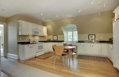 Whittier Apartamento | Historic Minneapolis Mansion- 3rd floor apartment