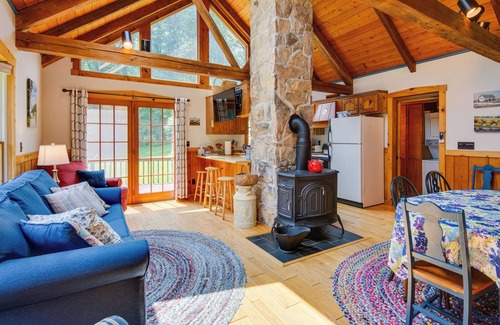 Drifting Cabina | Historic Morrisdale Area Cabin w/ Deck & Fireplace