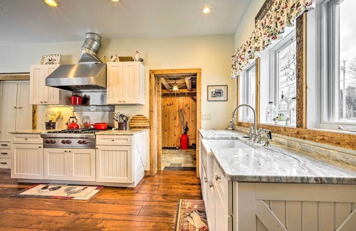 Mount Holly Casa | Historic Mount Holly Vacation Rental