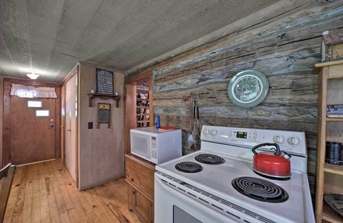 Bryson City Cabina | Historic Mountain Cabin: Grill & Hiking Trail!