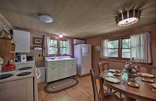 Bryson City Cabina | Historic Mountain Cabin: Grill & Hiking Trail!