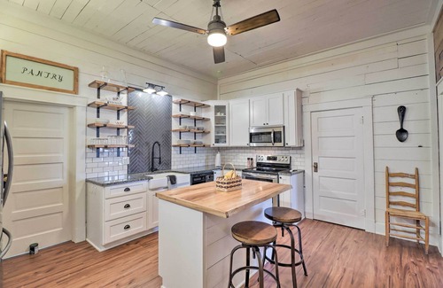 Mountain Home Casa | Historic Mountain Home Haven w/ Large Yard!