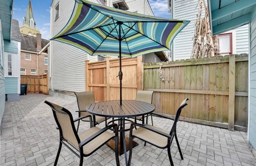 Faubourg Lafayette Cabaña | Historic New Orleans Cottage