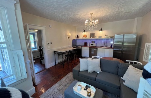 South Berwick Casa | Historic Newly Renovated 3-bedroom Townhome with WiFi, AC Downtown South Berwick
