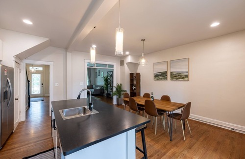 Petworth Casa | Historic NW DC Rowhome + Hot Tub 5 bed/3.5 bath