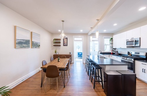 Petworth Casa | Historic NW DC Rowhome + Hot Tub 5 bed/3.5 bath