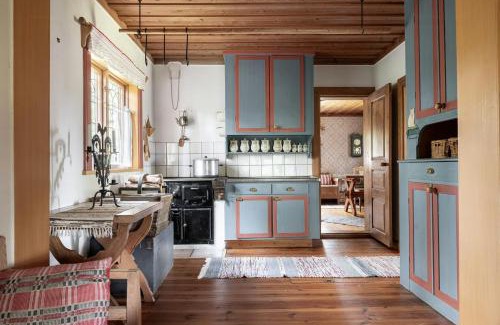 Leksand Municipality Casa | Historic Off-Grid Farm Cottage By Rombo Trail