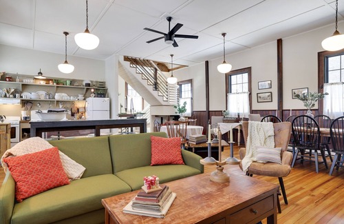 Lakeville Casa | Historic One Room Schoolhouse - 5 mins to Lake Wallenpaupack - Family & Friends