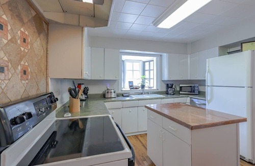 Ouray Condominio | Historic Ouray Hot Springs Condos "Main Level"