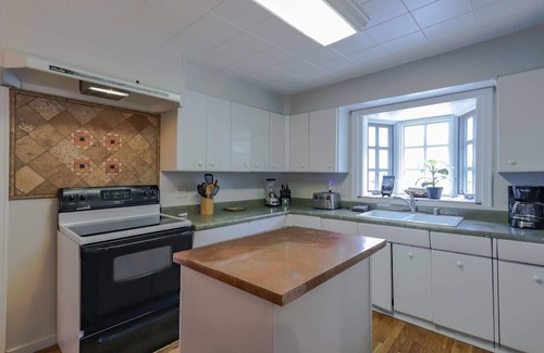 Ouray Condominio | Historic Ouray Hot Springs Condos "Main Level"
