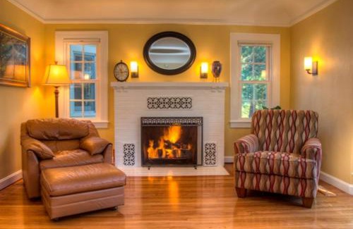 Petaluma Casa | Historic Petaluma Vacation Rental on Vintage Farm!