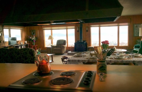 Kachemak Casa | Históricos - Private Acres 28 - 180 ° vista al mar! - Suite de Carolyn