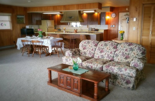 Kachemak Casa | Históricos - Private Acres 28 - 180 ° vista al mar! - Suite de Carolyn